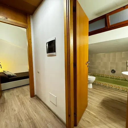 Art Del Poggio ゲストハウス