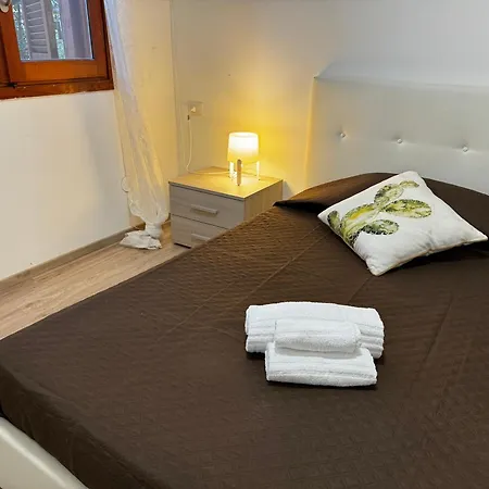 ゲストハウス Art Del Poggio 3*