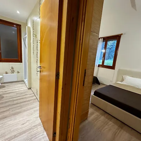 ゲストハウス Art Del Poggio 3*