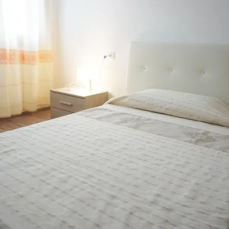 Art Del Poggio ゲストハウス