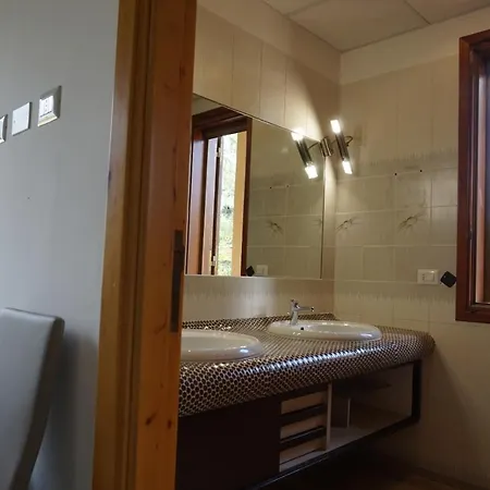 ゲストハウス Art Del Poggio 3*