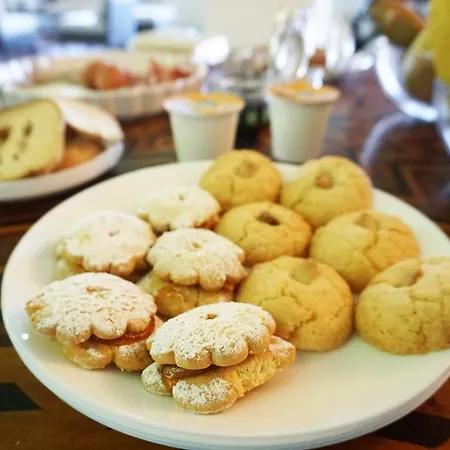 Art Del Poggio ゲストハウス 3*