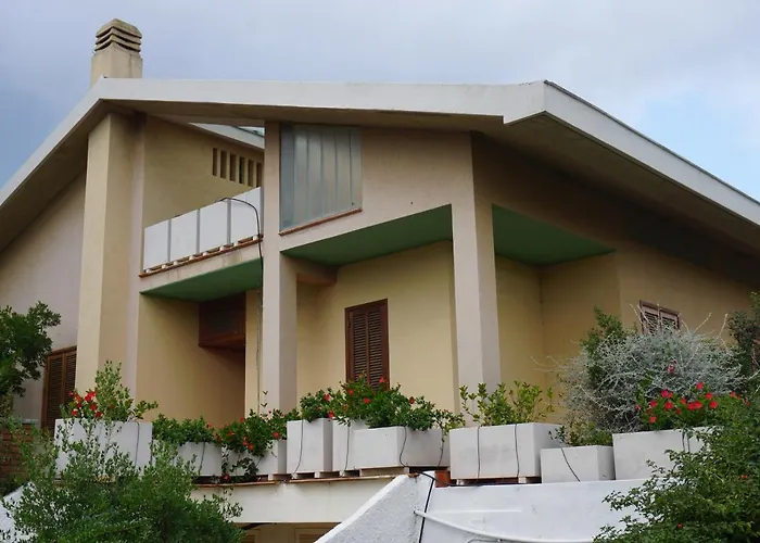 Art Del Poggio 3* Capoterra